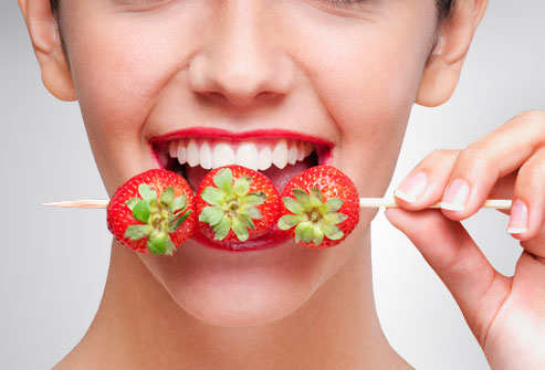 teeth-whitening-strawberries